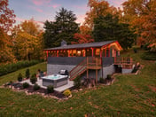 The Juniper Cabin | Cozy Hideaway w/ Hot Tub