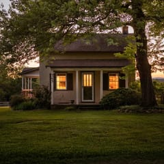 Valley View Farmhouse · Hot Tub, Fenced Pasture