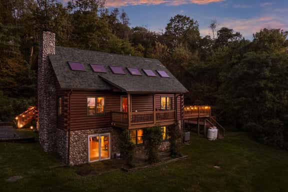The Trillium Cabin | Hot Tub, Views & Game Room - Image 1