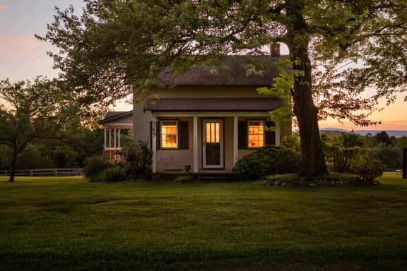 Valley View Farmhouse · Hot Tub, Fenced Pasture - Image 1