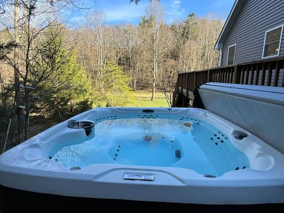 The Haven at Turkey Run • Hot Tub, Fire Pit, Games - Image 5