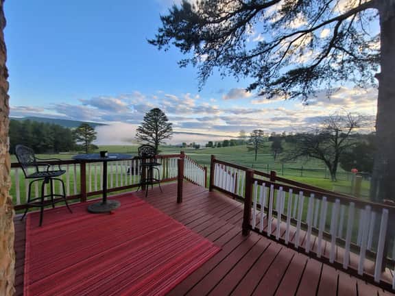 Starlight Farmhouse | Dog-Friendly + Mountain View - Image 4