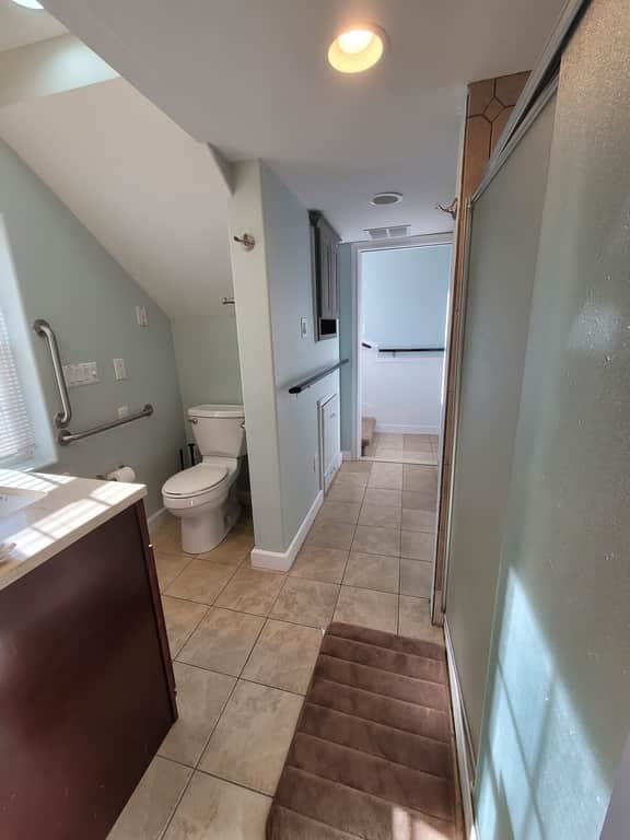 Starlight Farmhouse | Dog-Friendly + Mountain View - Image 5