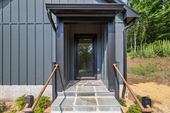 Sommerhus @ Skyline Drive • Modern Scandi Cabin - Image 5