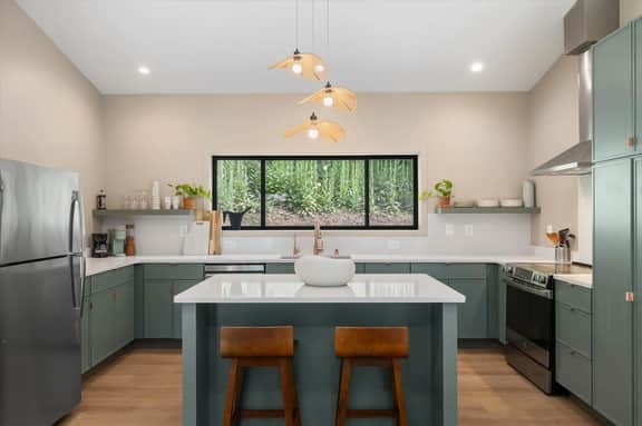 Sommerhus @ Skyline Drive • Modern Scandi Cabin - Image 3