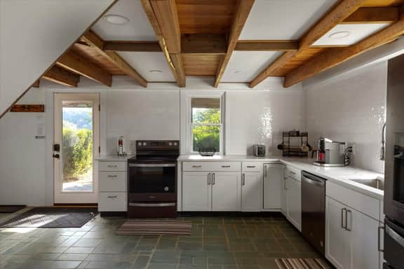 The River Bungalow at Shenandoah Haven - Image 5