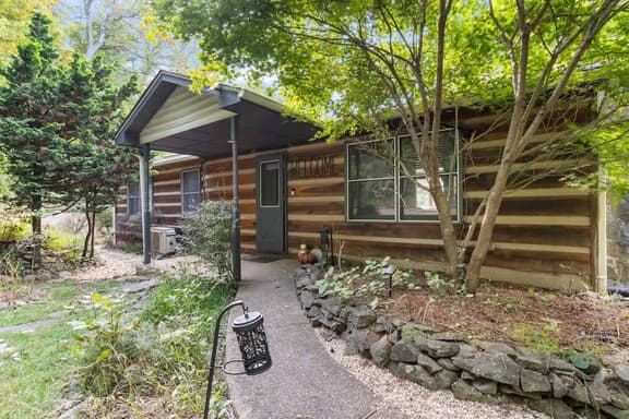 Skyland Hideaway | Mountain Cabin w/ Hot Tub - Image 1