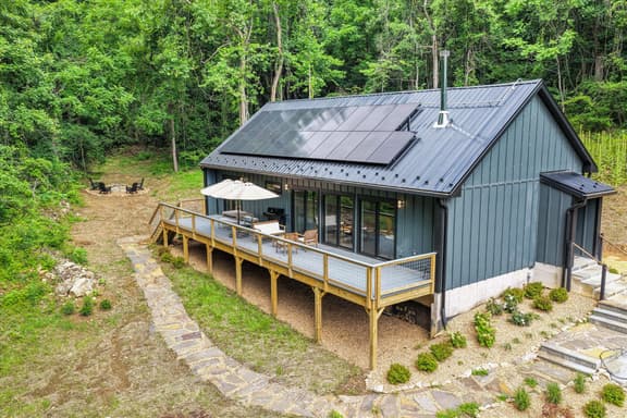Sommerhus @ Skyline Drive • Modern Scandi Cabin - Image 1